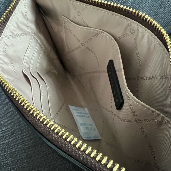 NWT MICHAEL KORS CHARM LARGE ZIP CLUTCH WRISTLET - Picture 7 of 8